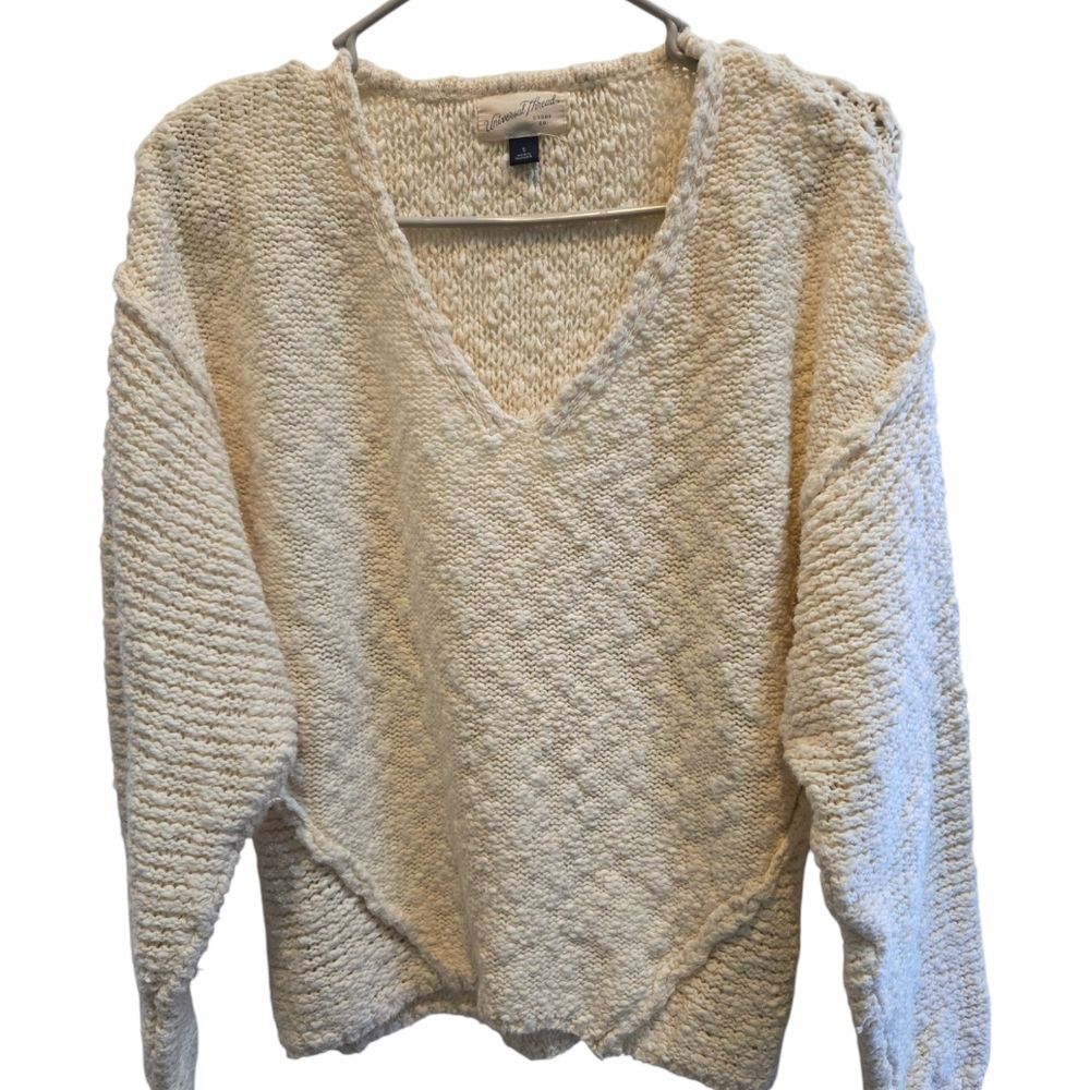 Universal Thread Cream V-Neck Sweater with Chevron Knit SZ S